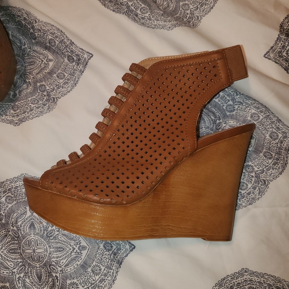 Nine West Chestnut Wedges